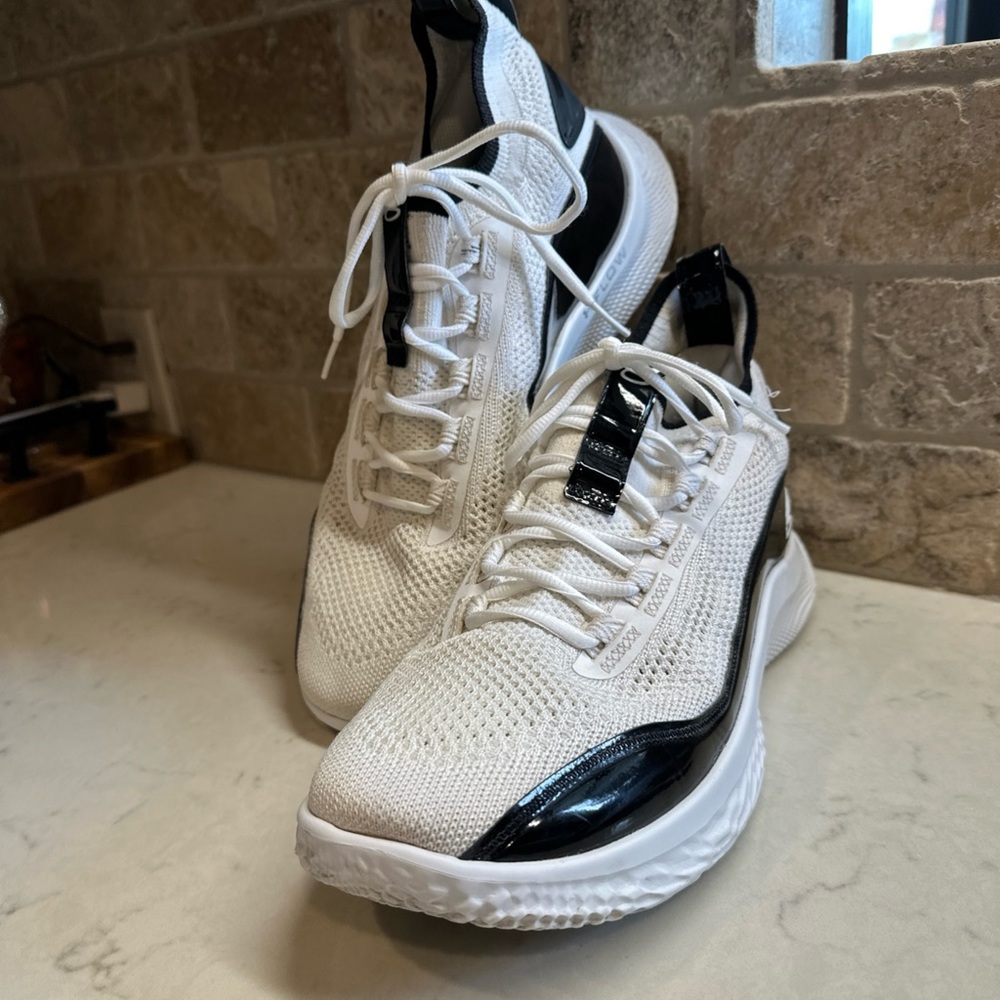 Under Armor Curry Flow 8 Men’s Size 12  #3024785-111